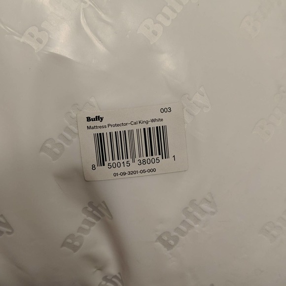 Buffy Plushy Mattress Protector White California King - Picture 3 of 4